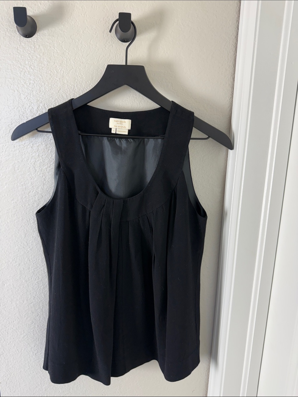 Kate Spade Designer Black Scoop Ruched Neck Sleeveless Blouse Wardrobe Staple
